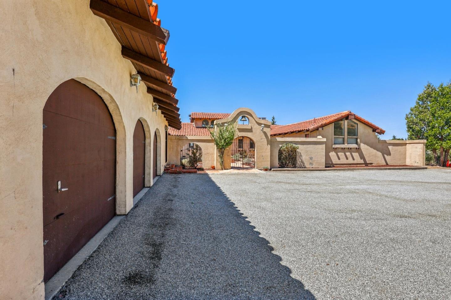 Detail Gallery Image 4 of 30 For 16420 Soda Springs Rd, Los Gatos,  CA 95033 - 5 Beds | 2/1 Baths