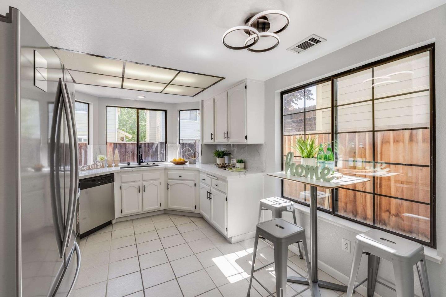 Detail Gallery Image 12 of 38 For 722 Jennifer Way, Milpitas,  CA 95035 - 4 Beds | 2/1 Baths