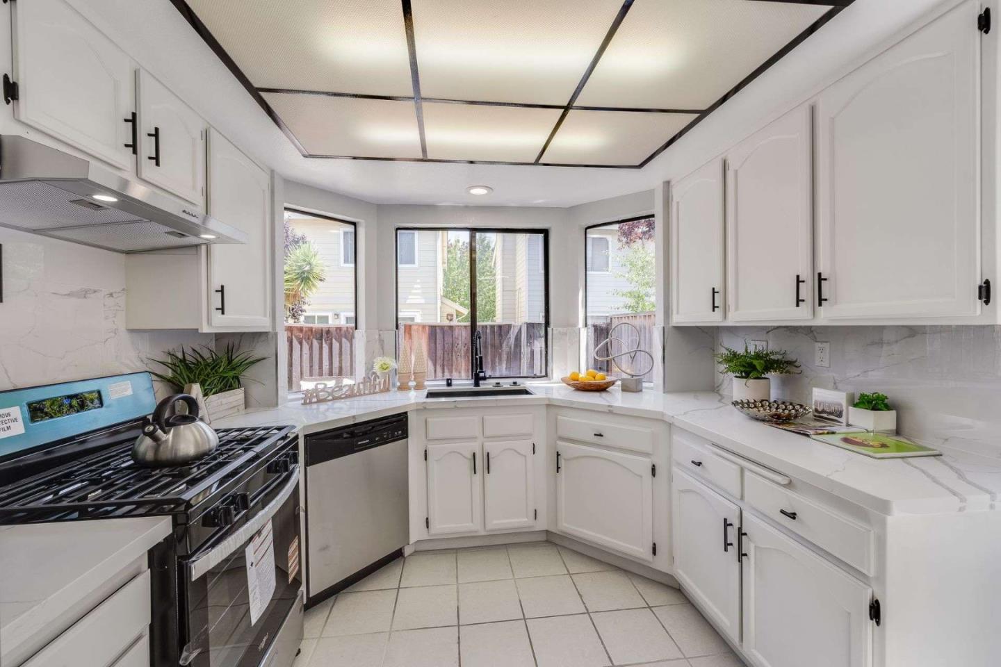Detail Gallery Image 13 of 38 For 722 Jennifer Way, Milpitas,  CA 95035 - 4 Beds | 2/1 Baths