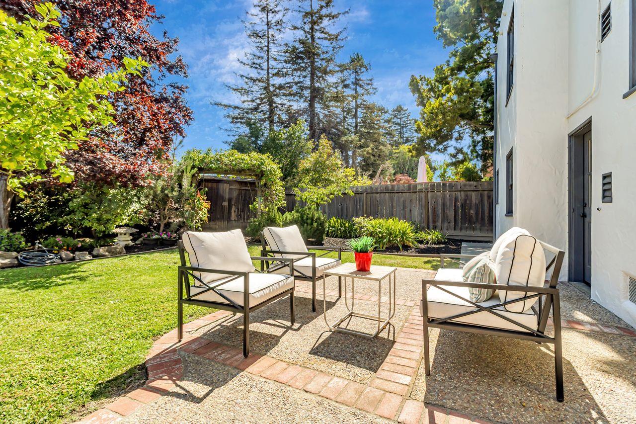 Detail Gallery Image 4 of 53 For 247 Delmar Way, San Mateo,  CA 94403 - 2 Beds | 1/1 Baths