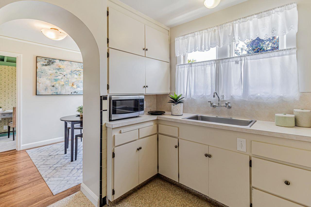 Detail Gallery Image 5 of 53 For 247 Delmar Way, San Mateo,  CA 94403 - 2 Beds | 1/1 Baths
