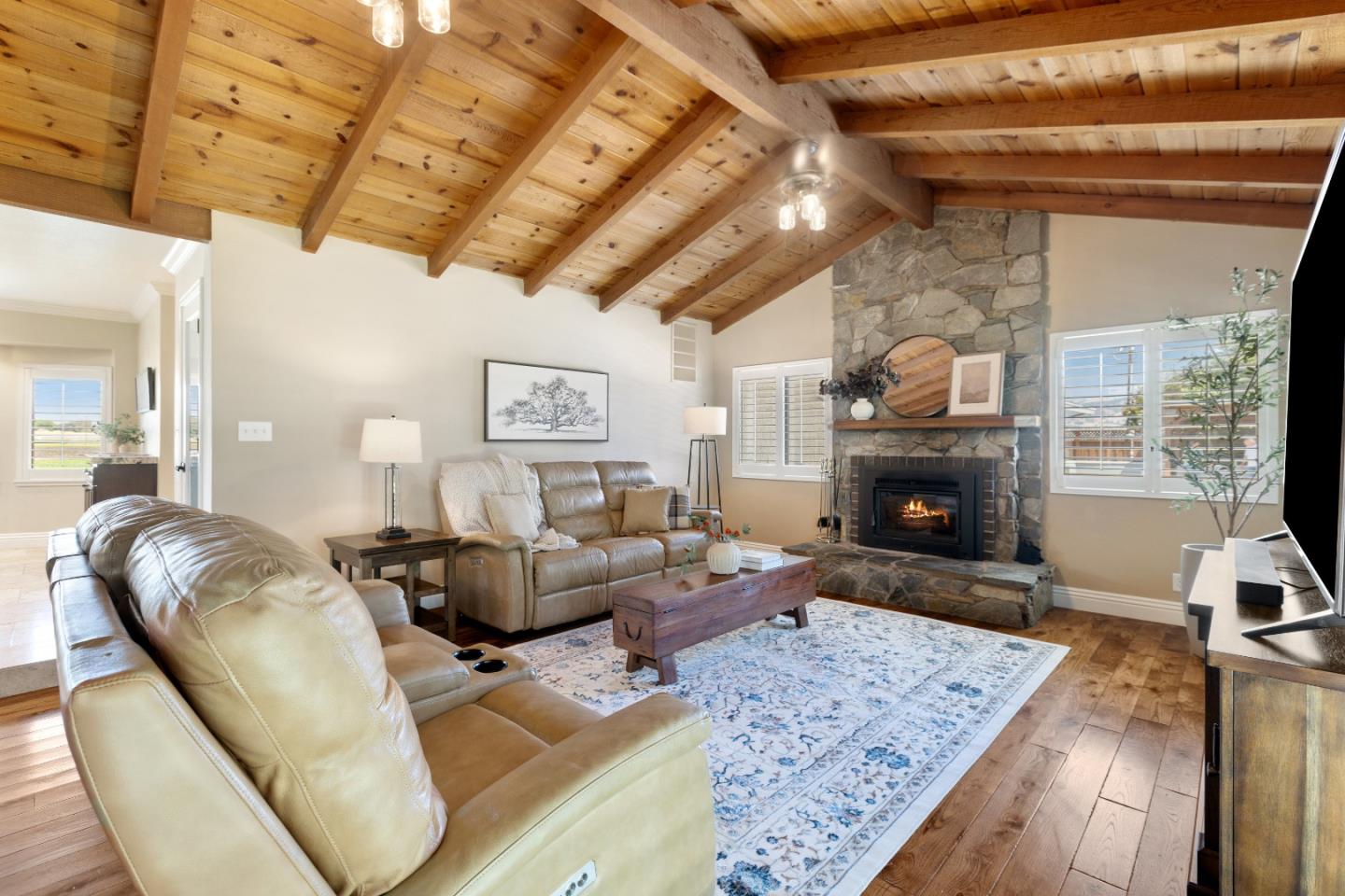 Detail Gallery Image 10 of 59 For 7096 Holsclaw Rd, Gilroy,  CA 95020 - 4 Beds | 3/1 Baths