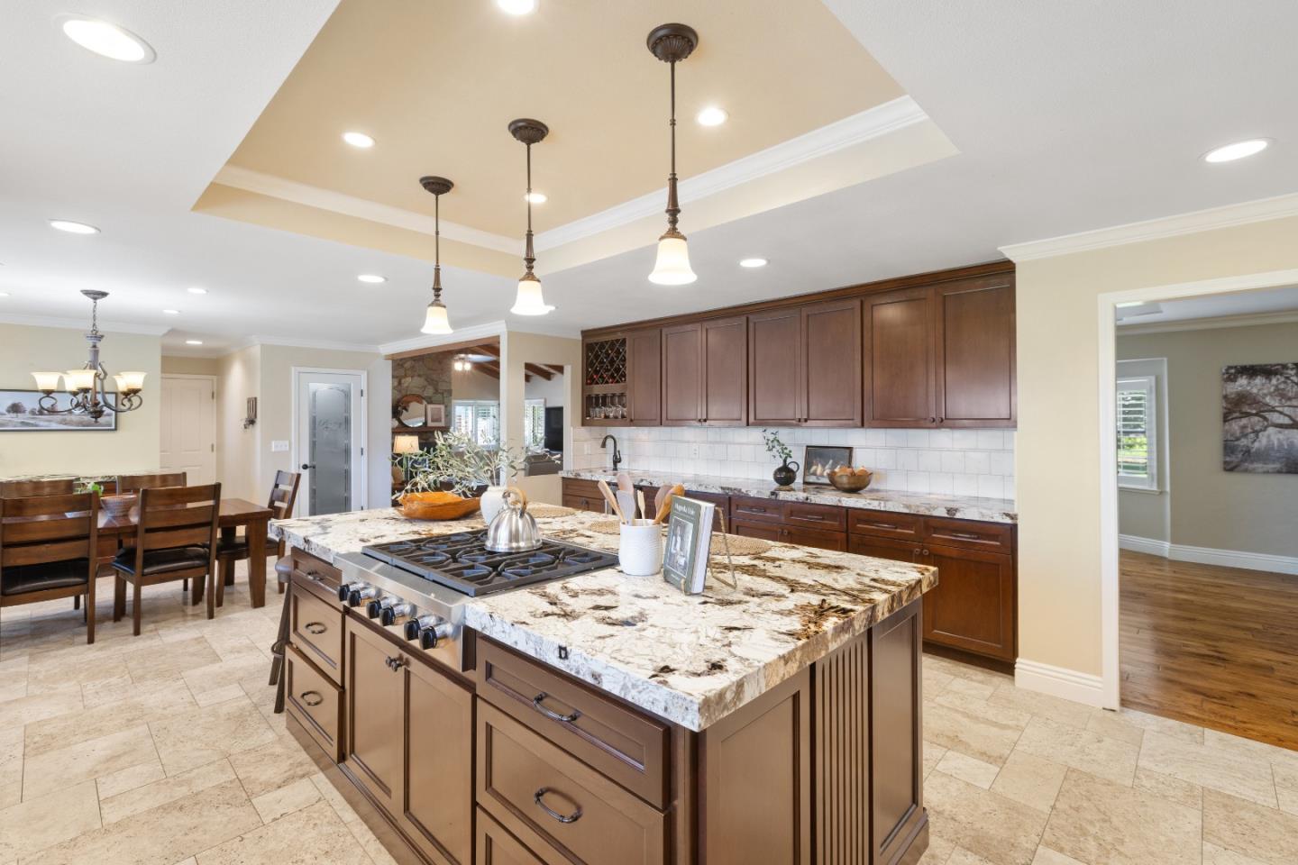 Detail Gallery Image 12 of 59 For 7096 Holsclaw Rd, Gilroy,  CA 95020 - 4 Beds | 3/1 Baths