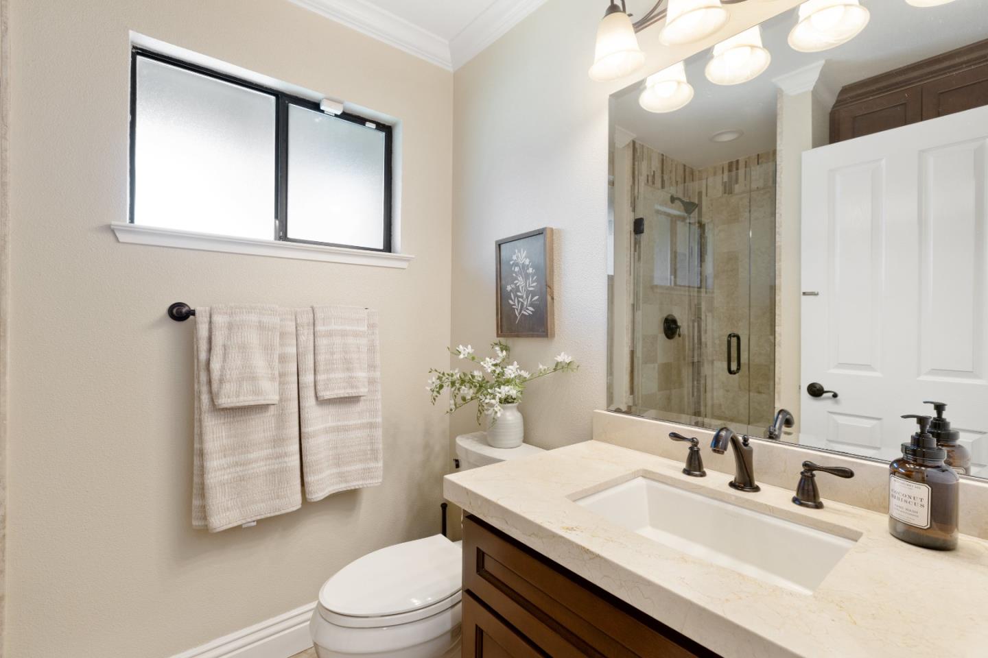 Detail Gallery Image 16 of 59 For 7096 Holsclaw Rd, Gilroy,  CA 95020 - 4 Beds | 3/1 Baths