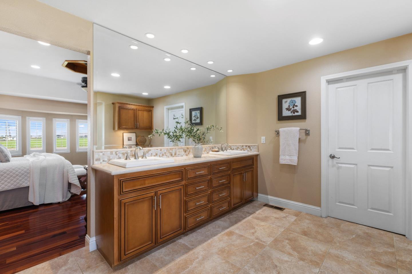 Detail Gallery Image 20 of 59 For 7096 Holsclaw Rd, Gilroy,  CA 95020 - 4 Beds | 3/1 Baths