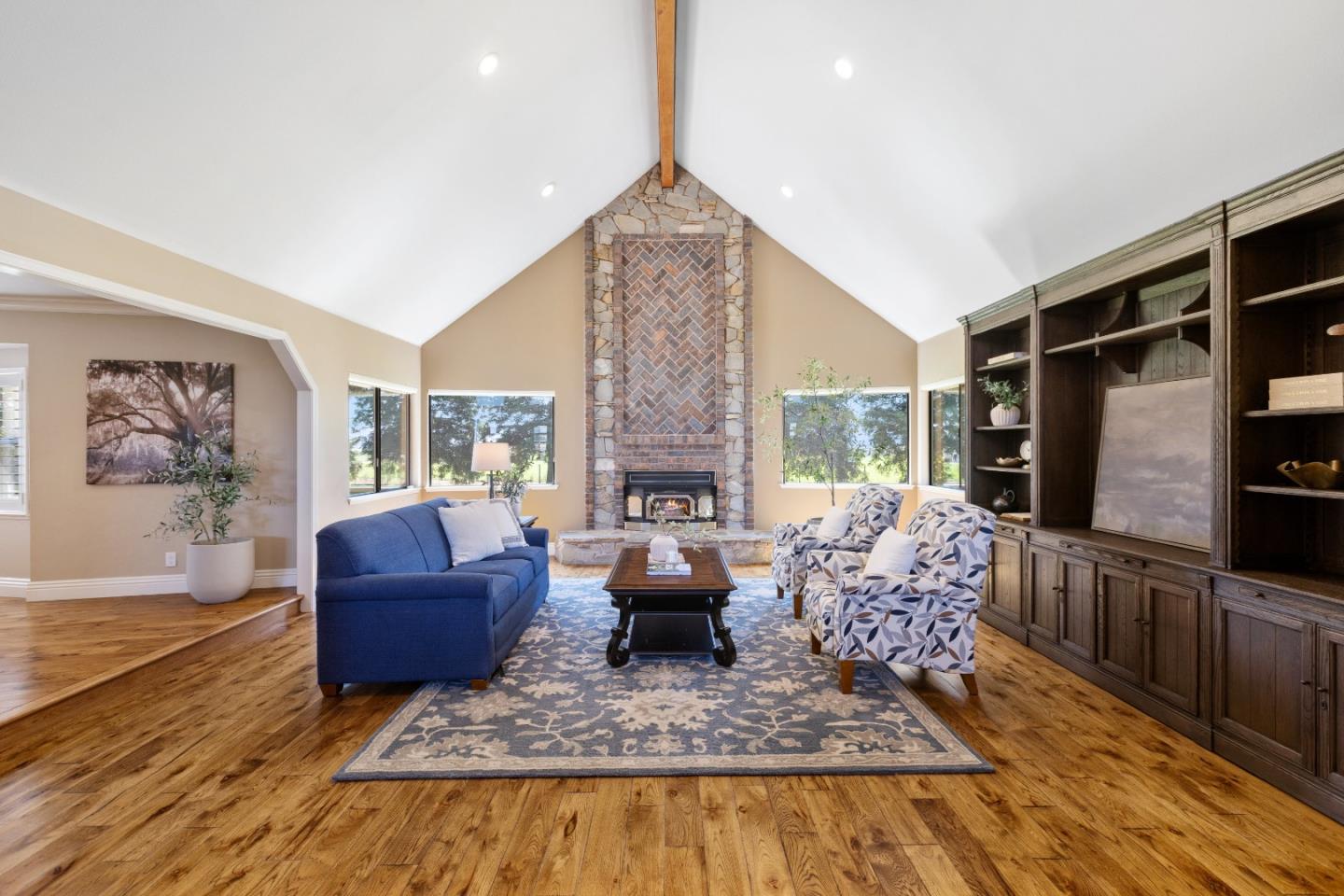 Detail Gallery Image 5 of 59 For 7096 Holsclaw Rd, Gilroy,  CA 95020 - 4 Beds | 3/1 Baths