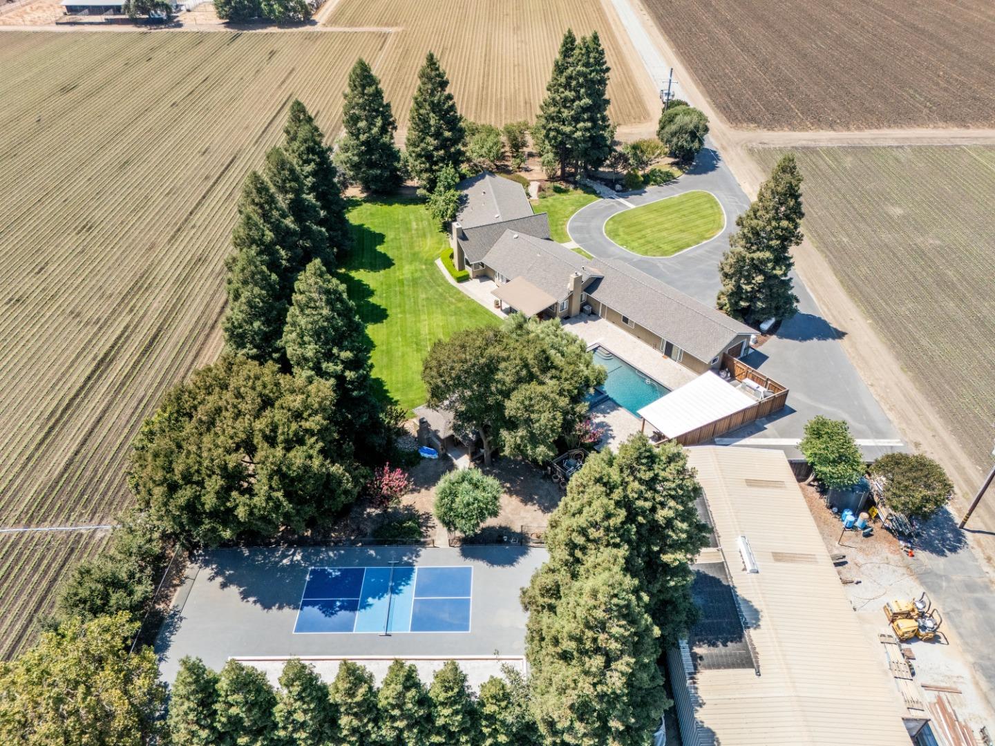 Detail Gallery Image 53 of 59 For 7096 Holsclaw Rd, Gilroy,  CA 95020 - 4 Beds | 3/1 Baths