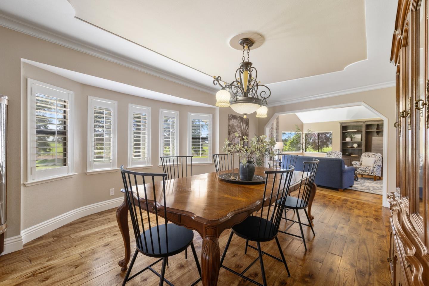 Detail Gallery Image 8 of 59 For 7096 Holsclaw Rd, Gilroy,  CA 95020 - 4 Beds | 3/1 Baths