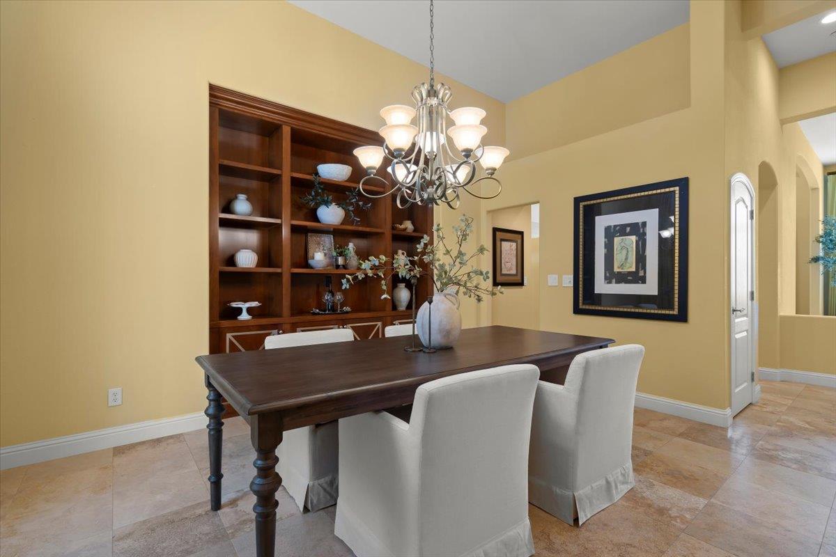 Detail Gallery Image 11 of 62 For 2330 Stonecress St, Gilroy,  CA 95020 - 5 Beds | 4 Baths