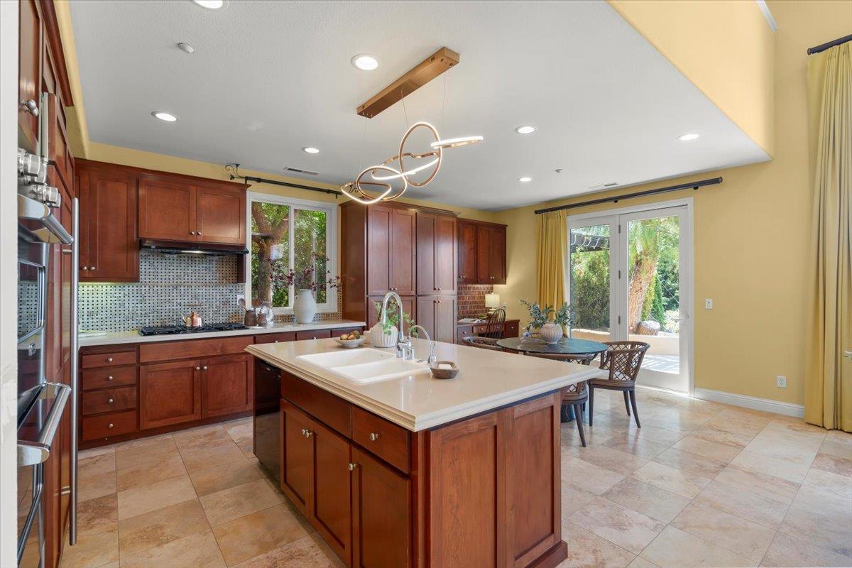 Detail Gallery Image 23 of 62 For 2330 Stonecress St, Gilroy,  CA 95020 - 5 Beds | 4 Baths