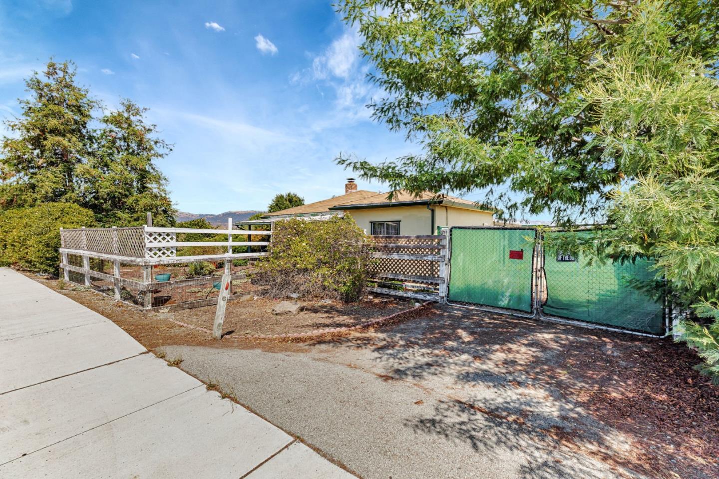 Detail Gallery Image 3 of 28 For 9650 Santa Teresa Blvd, Gilroy,  CA 95020 - 2 Beds | 1 Baths