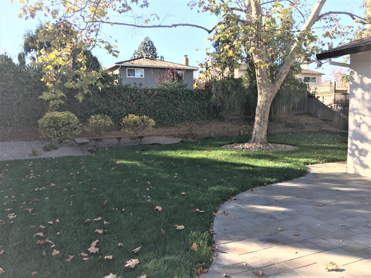 Detail Gallery Image 14 of 16 For 10891 Santa Teresa Dr, Cupertino,  CA 95014 - 3 Beds | 2 Baths