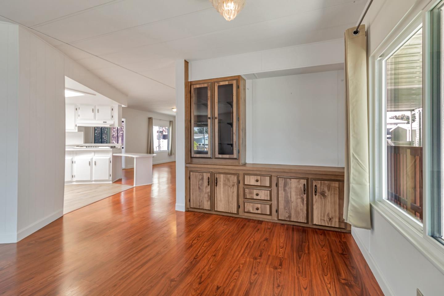 Detail Gallery Image 5 of 9 For 8 Coral Way #8,  Half Moon Bay,  CA 94019 - 2 Beds | 2 Baths