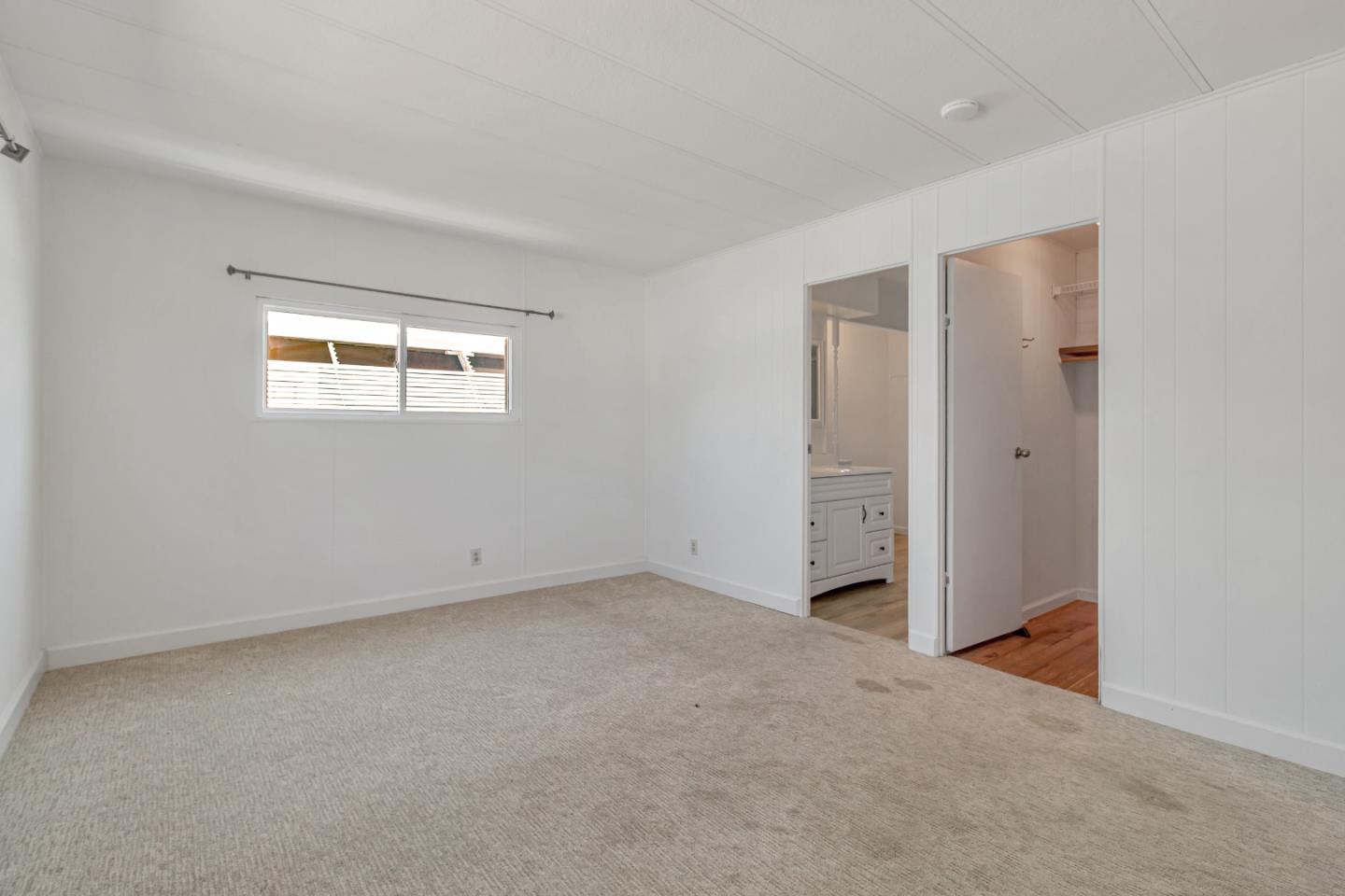 Detail Gallery Image 6 of 9 For 8 Coral Way #8,  Half Moon Bay,  CA 94019 - 2 Beds | 2 Baths