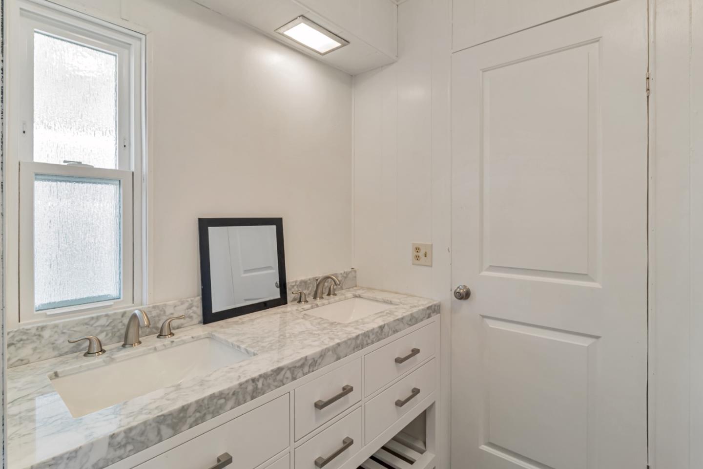 Detail Gallery Image 8 of 9 For 8 Coral Way #8,  Half Moon Bay,  CA 94019 - 2 Beds | 2 Baths