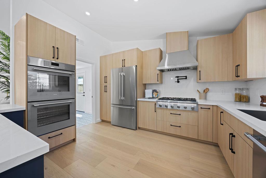 Detail Gallery Image 23 of 80 For 132 Lakeshore Dr, San Mateo,  CA 94402 - 3 Beds | 2/1 Baths