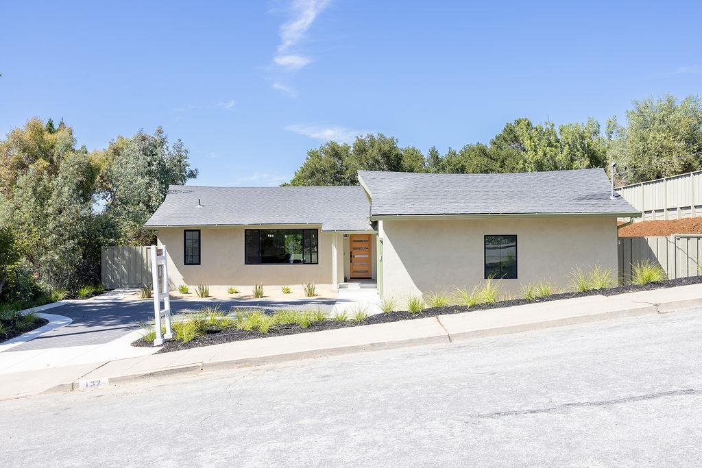 Detail Gallery Image 3 of 80 For 132 Lakeshore Dr, San Mateo,  CA 94402 - 3 Beds | 2/1 Baths