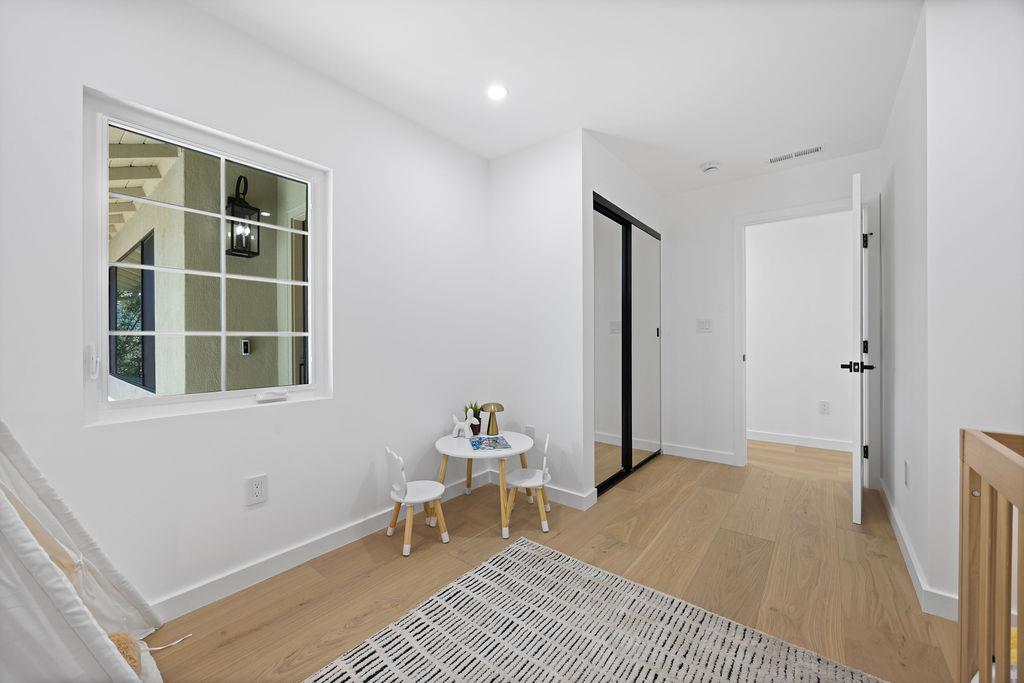 Detail Gallery Image 30 of 80 For 132 Lakeshore Dr, San Mateo,  CA 94402 - 3 Beds | 2/1 Baths