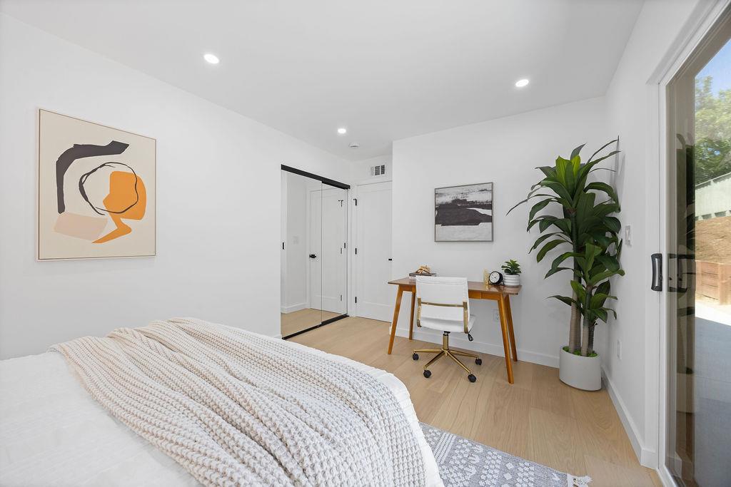 Detail Gallery Image 32 of 80 For 132 Lakeshore Dr, San Mateo,  CA 94402 - 3 Beds | 2/1 Baths