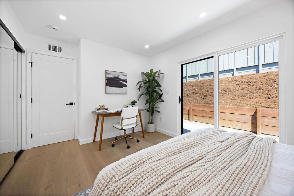 Detail Gallery Image 33 of 80 For 132 Lakeshore Dr, San Mateo,  CA 94402 - 3 Beds | 2/1 Baths