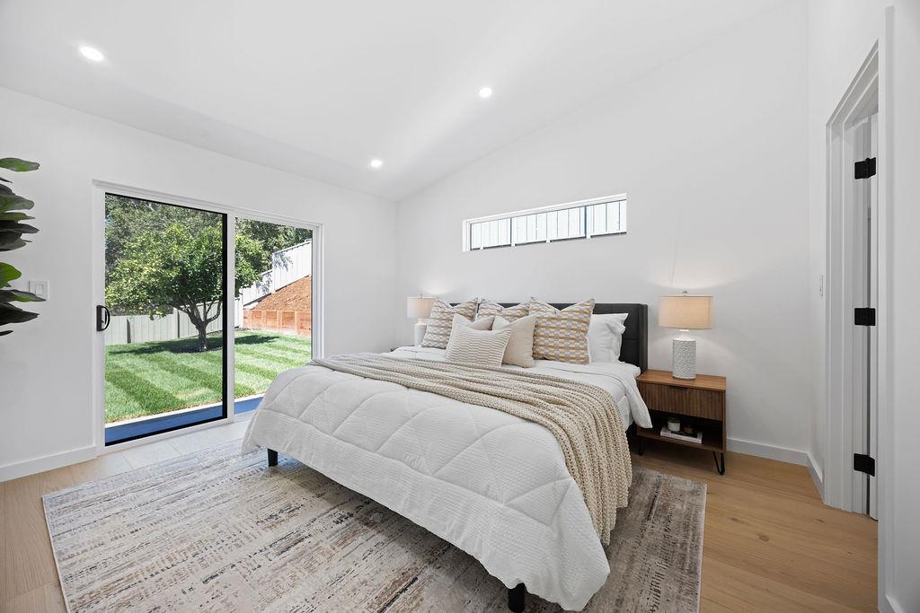 Detail Gallery Image 34 of 80 For 132 Lakeshore Dr, San Mateo,  CA 94402 - 3 Beds | 2/1 Baths