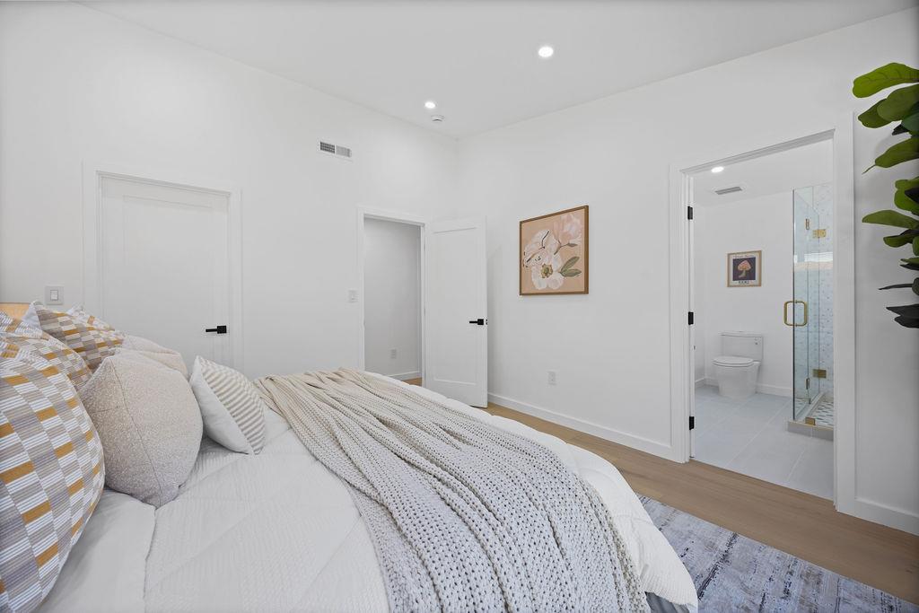 Detail Gallery Image 39 of 80 For 132 Lakeshore Dr, San Mateo,  CA 94402 - 3 Beds | 2/1 Baths