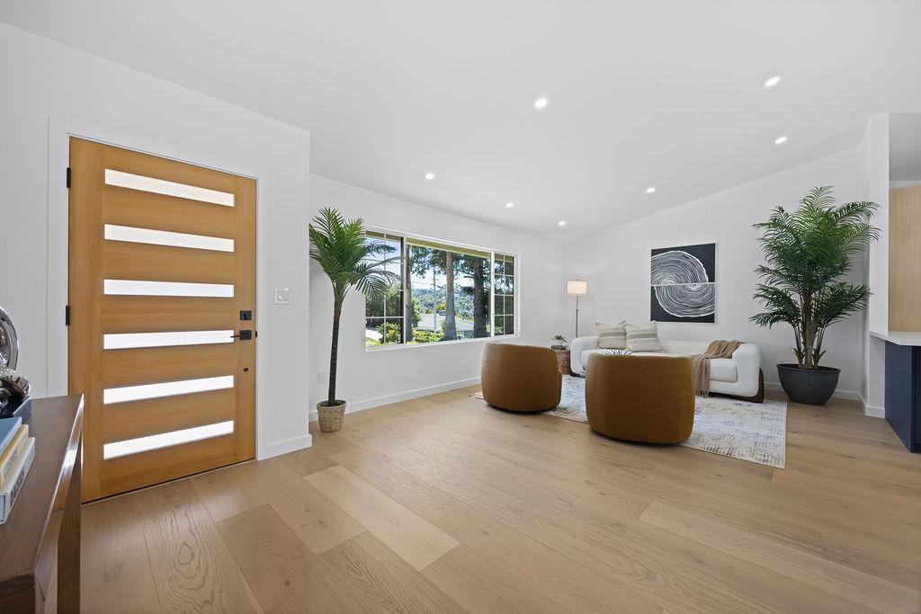 Detail Gallery Image 4 of 80 For 132 Lakeshore Dr, San Mateo,  CA 94402 - 3 Beds | 2/1 Baths