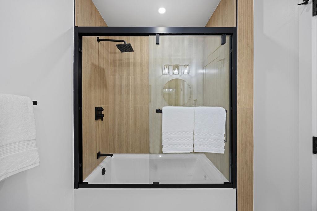 Detail Gallery Image 43 of 80 For 132 Lakeshore Dr, San Mateo,  CA 94402 - 3 Beds | 2/1 Baths