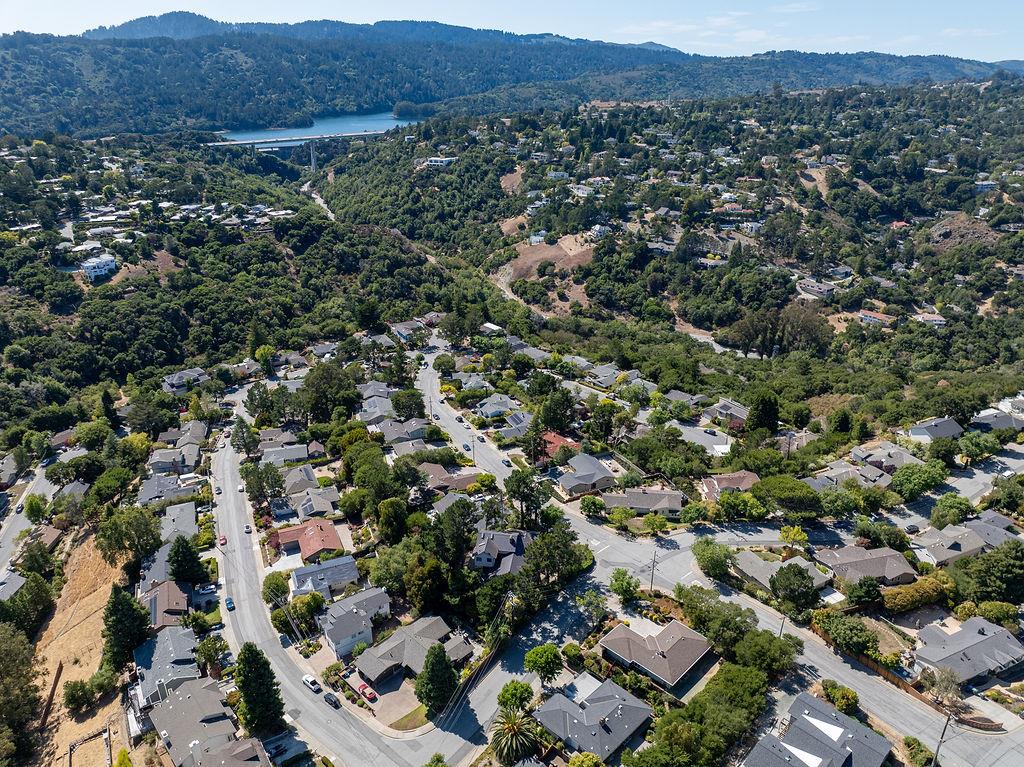 Detail Gallery Image 53 of 80 For 132 Lakeshore Dr, San Mateo,  CA 94402 - 3 Beds | 2/1 Baths