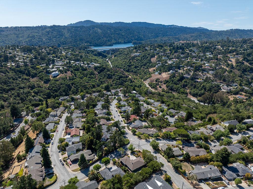 Detail Gallery Image 54 of 80 For 132 Lakeshore Dr, San Mateo,  CA 94402 - 3 Beds | 2/1 Baths