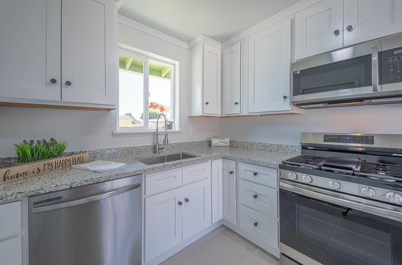 Detail Gallery Image 11 of 24 For 1731 Pescadero Dr, Salinas,  CA 93906 - 3 Beds | 1/1 Baths