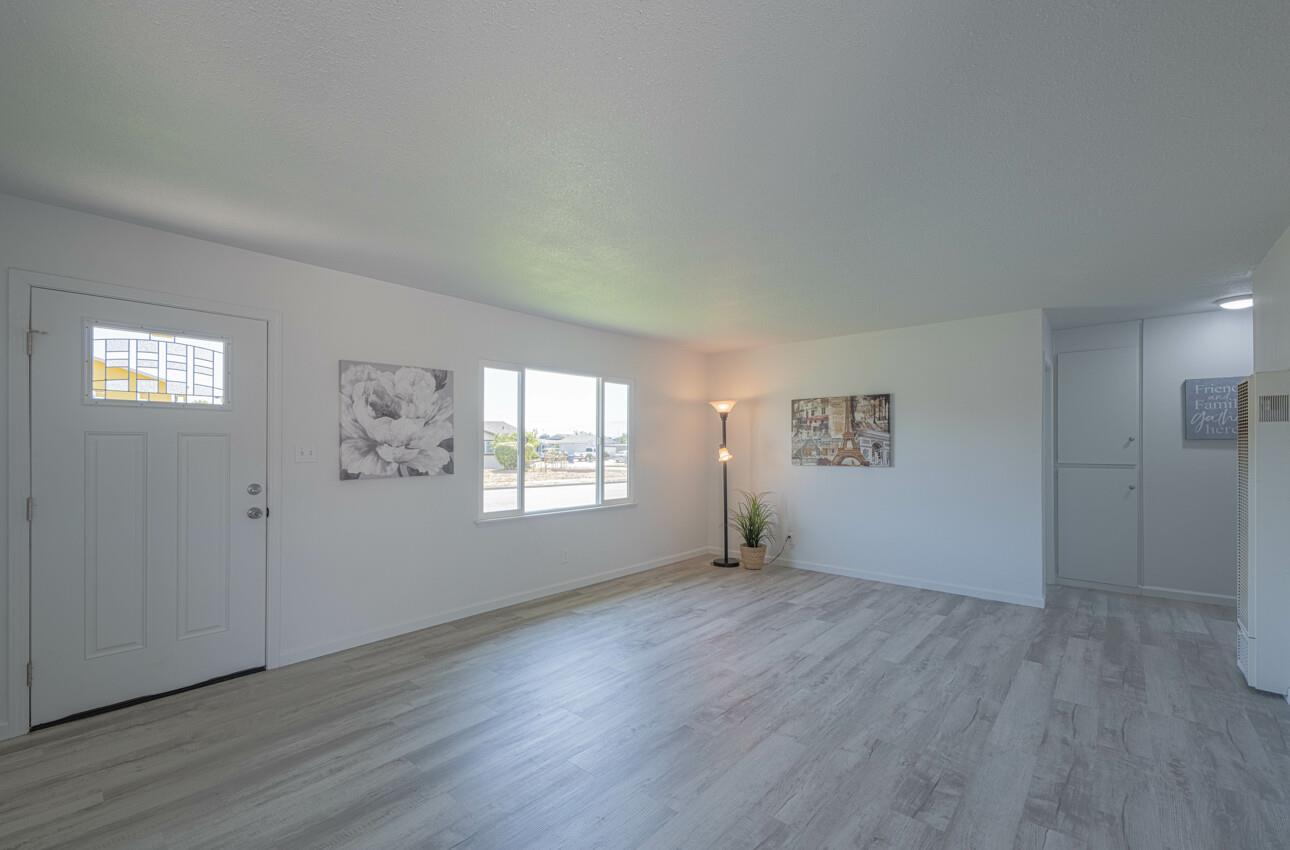 Detail Gallery Image 3 of 24 For 1731 Pescadero Dr, Salinas,  CA 93906 - 3 Beds | 1/1 Baths