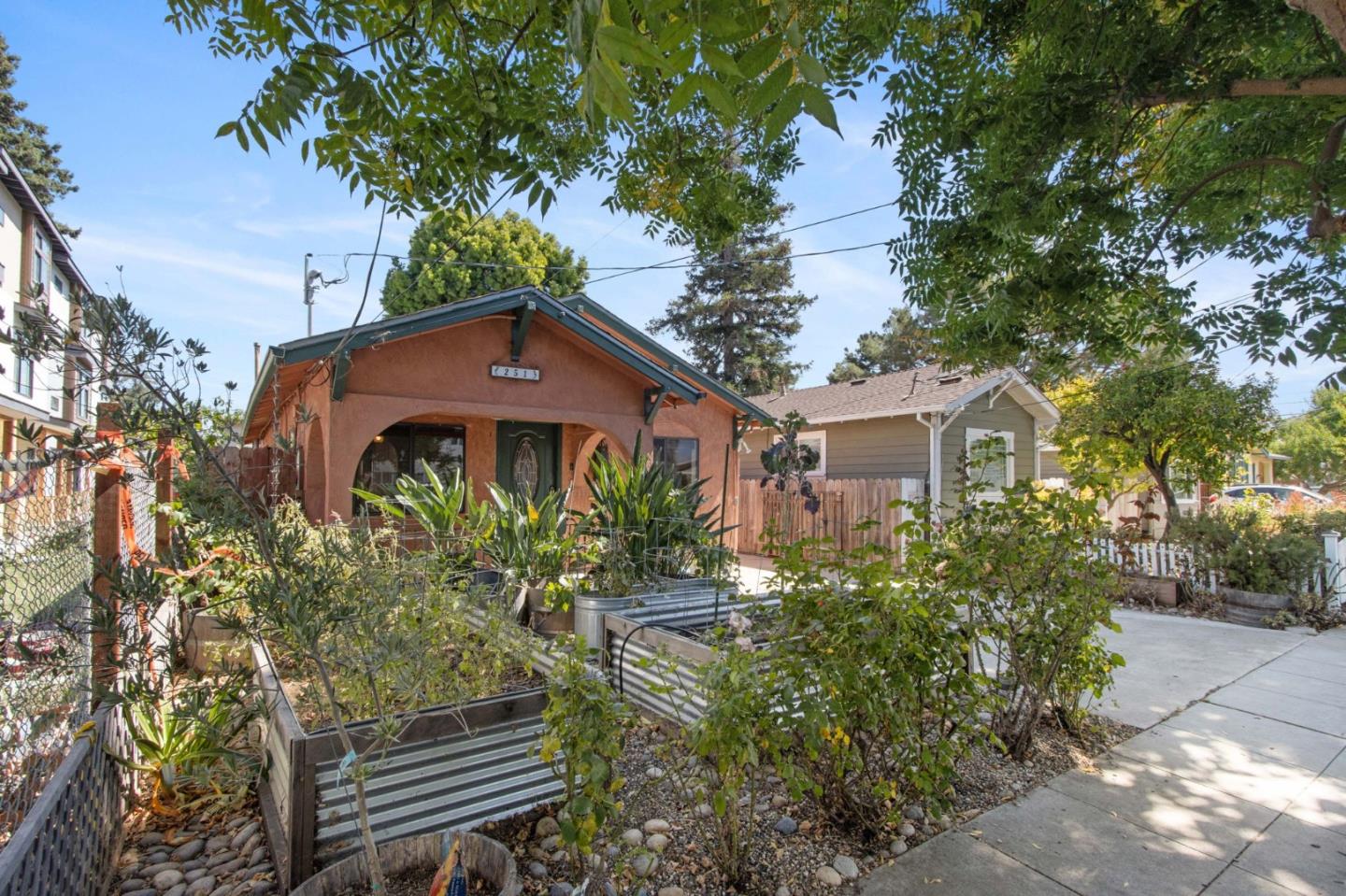 Detail Gallery Image 2 of 46 For 251 Vera Ave, Redwood City,  CA 94061 - 2 Beds | 1 Baths