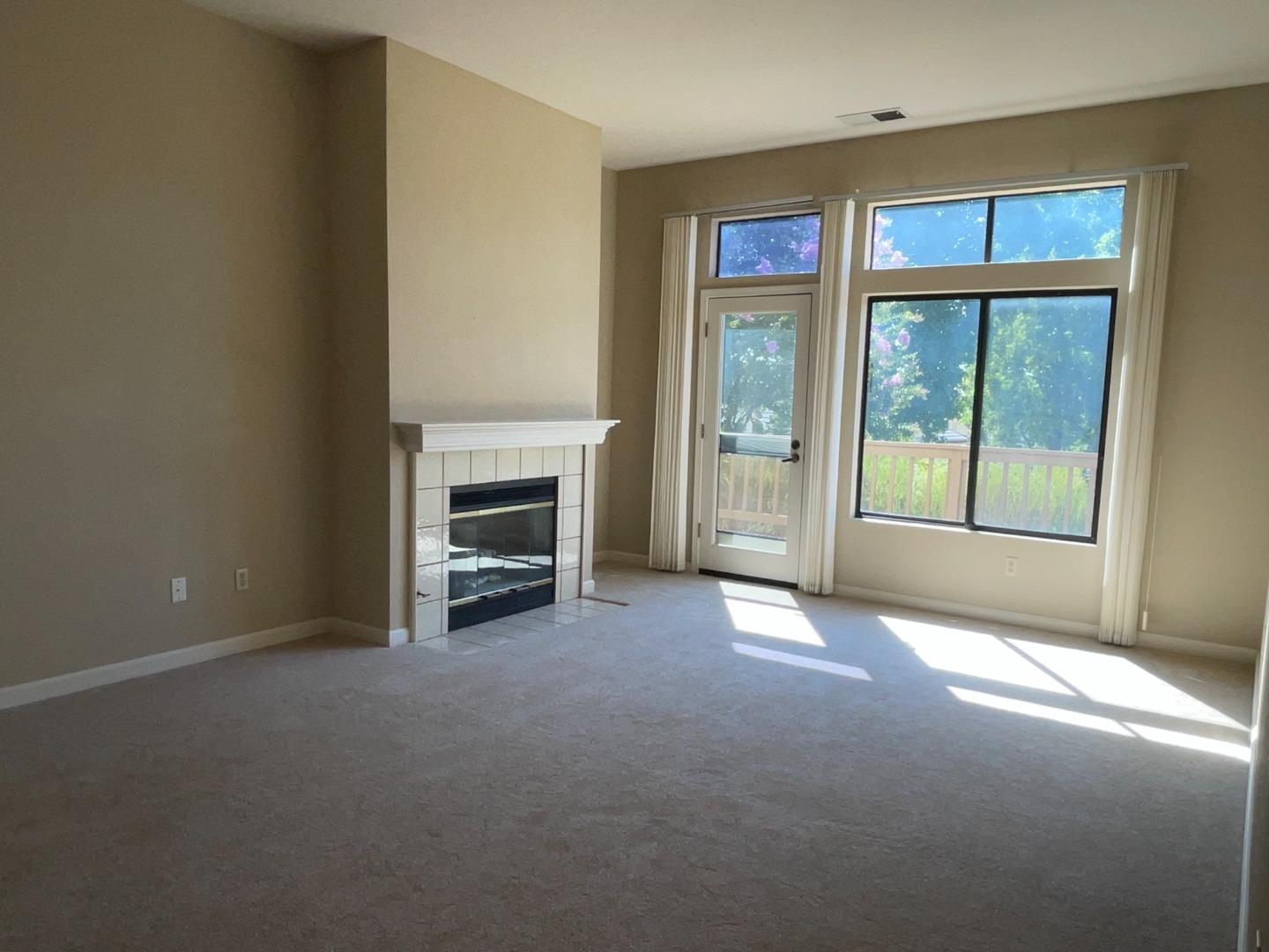 Detail Gallery Image 3 of 21 For 7711 Galloway Dr, San Jose,  CA 95135 - 2 Beds | 2 Baths