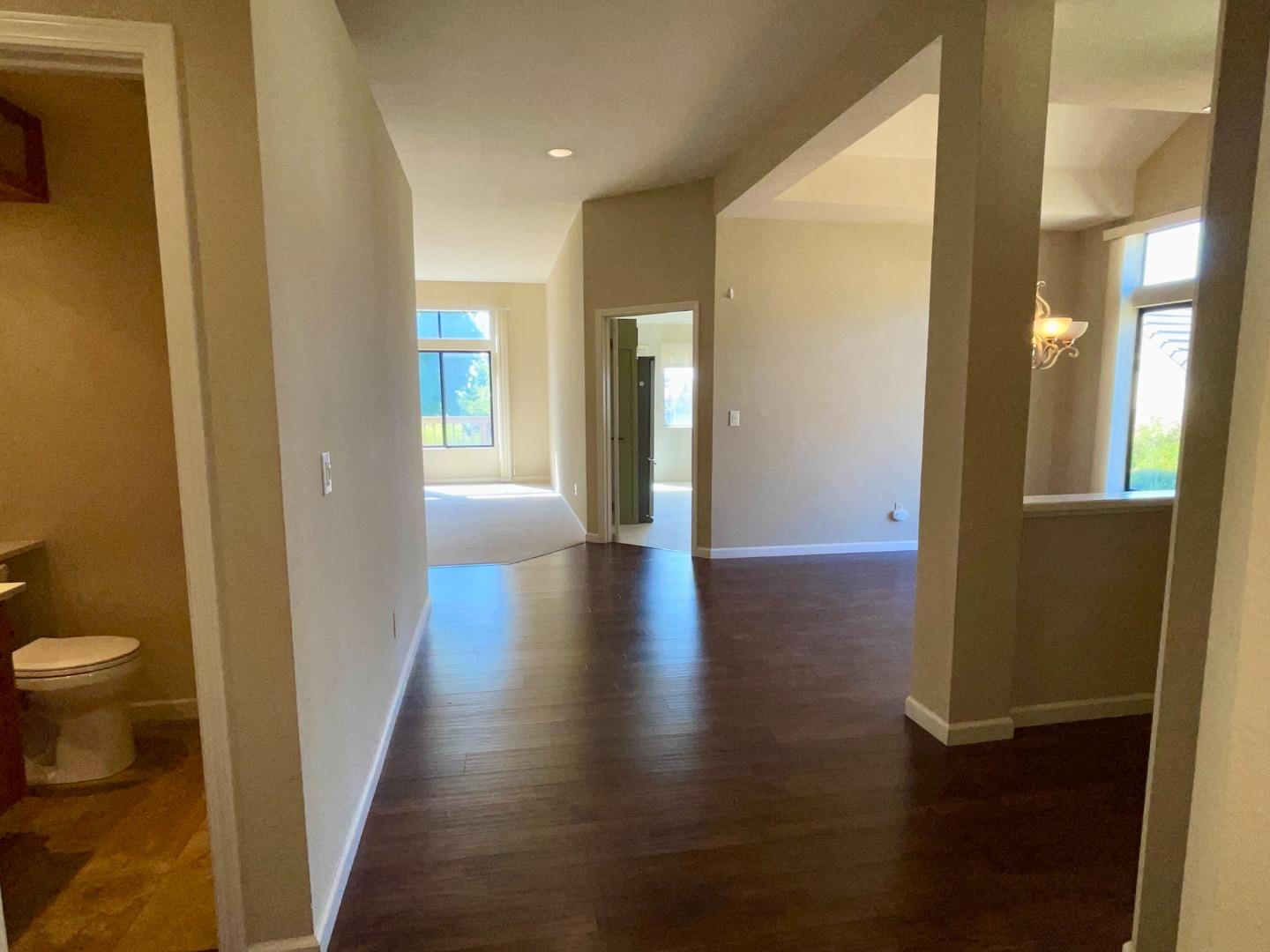 Detail Gallery Image 5 of 21 For 7711 Galloway Dr, San Jose,  CA 95135 - 2 Beds | 2 Baths