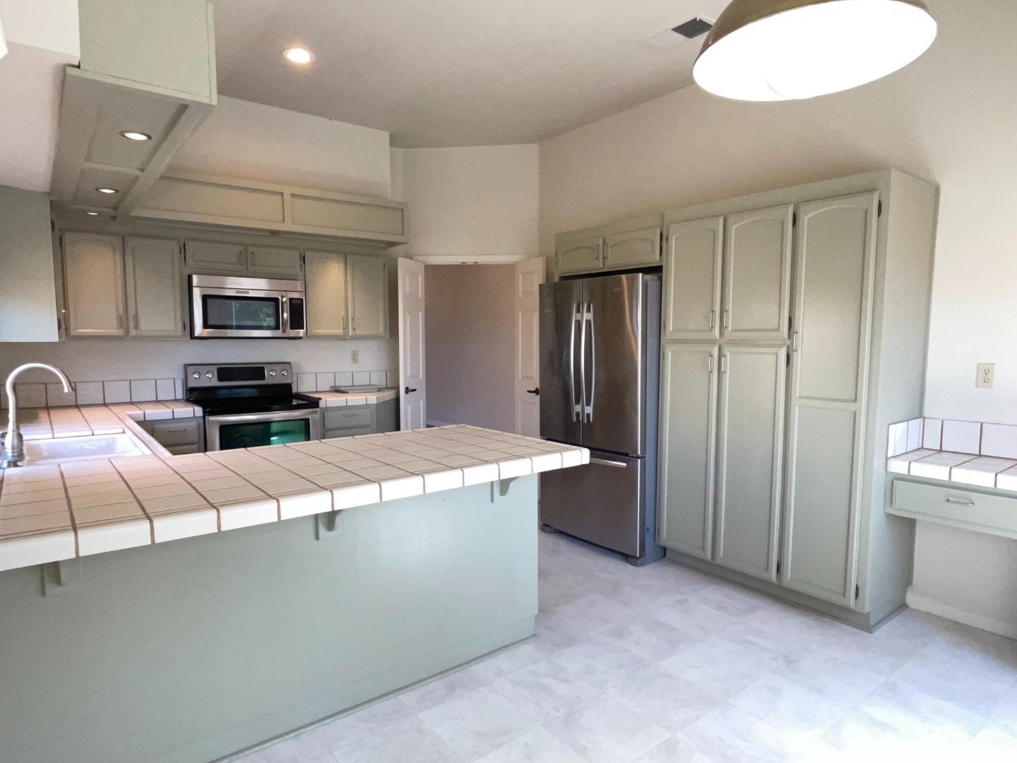 Detail Gallery Image 9 of 21 For 7711 Galloway Dr, San Jose,  CA 95135 - 2 Beds | 2 Baths