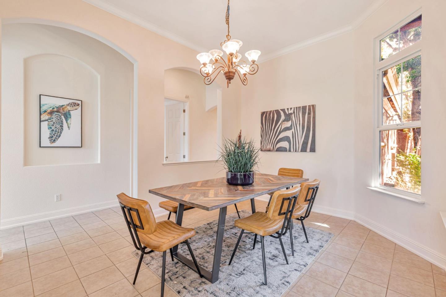 Detail Gallery Image 7 of 27 For 19411 Saffron Dr, Morgan Hill,  CA 95037 - 5 Beds | 3/1 Baths