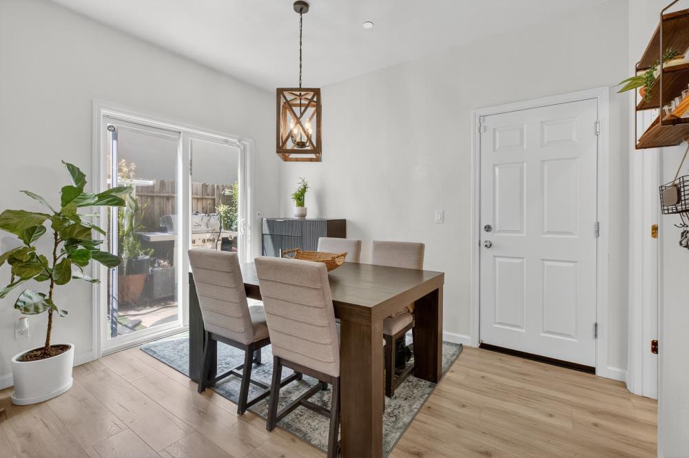 Detail Gallery Image 12 of 43 For 310 Bathbridge Ln, Sacramento,  CA 95823 - 3 Beds | 2/1 Baths