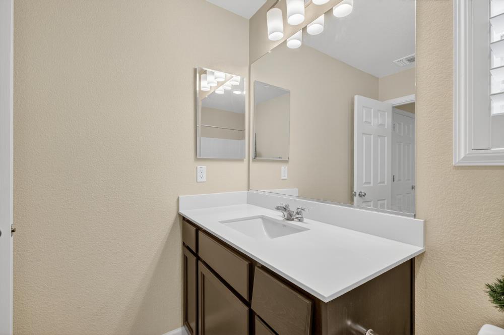 Detail Gallery Image 24 of 43 For 310 Bathbridge Ln, Sacramento,  CA 95823 - 3 Beds | 2/1 Baths