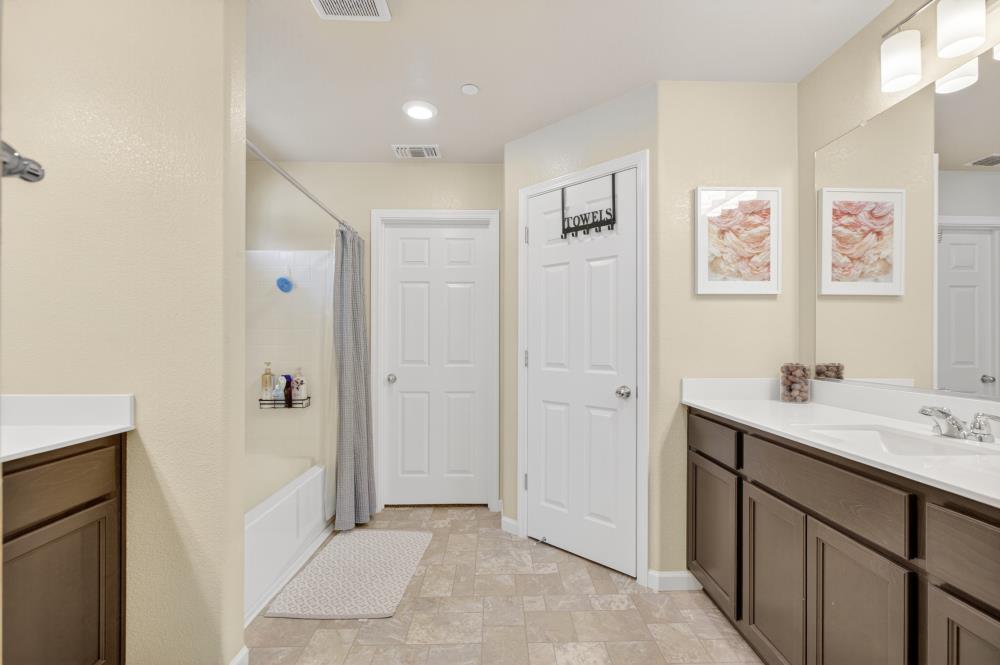 Detail Gallery Image 28 of 43 For 310 Bathbridge Ln, Sacramento,  CA 95823 - 3 Beds | 2/1 Baths