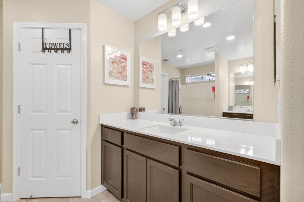 Detail Gallery Image 29 of 43 For 310 Bathbridge Ln, Sacramento,  CA 95823 - 3 Beds | 2/1 Baths
