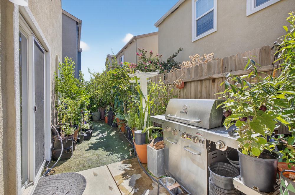 Detail Gallery Image 35 of 43 For 310 Bathbridge Ln, Sacramento,  CA 95823 - 3 Beds | 2/1 Baths