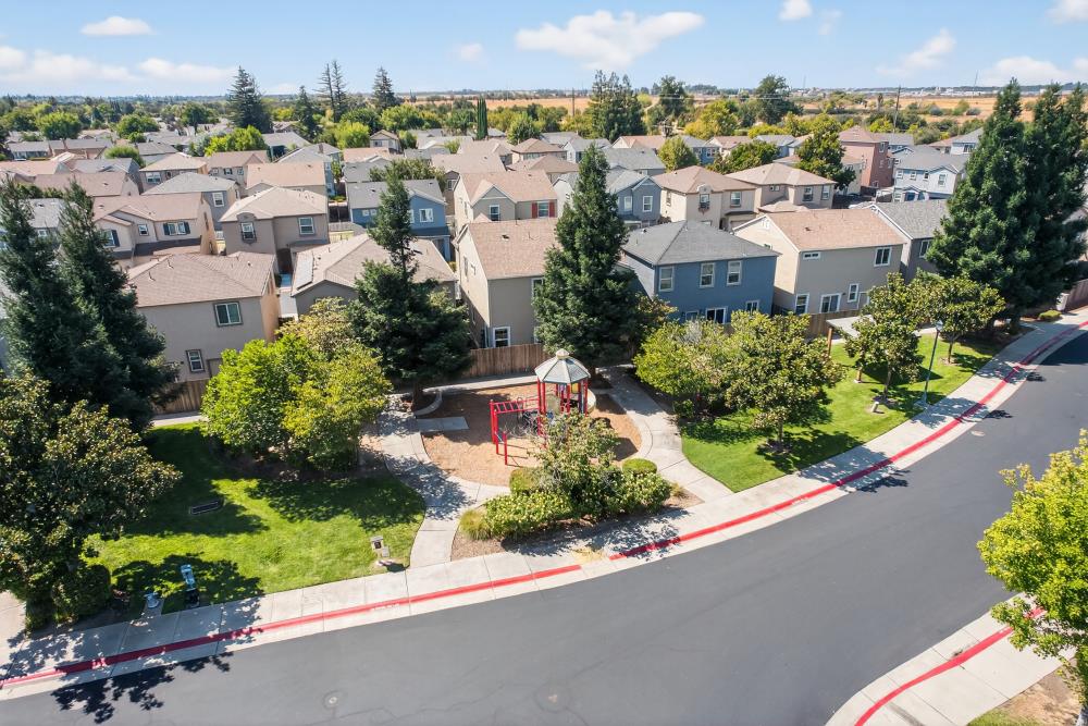 Detail Gallery Image 40 of 43 For 310 Bathbridge Ln, Sacramento,  CA 95823 - 3 Beds | 2/1 Baths