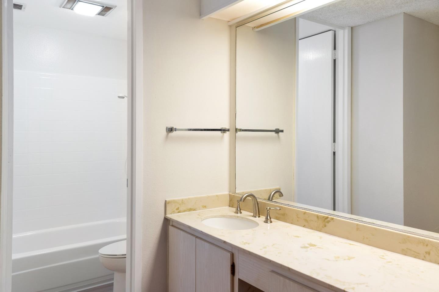 Detail Gallery Image 18 of 27 For 7142 Shelter Creek Ln, San Bruno,  CA 94066 - 2 Beds | 2 Baths