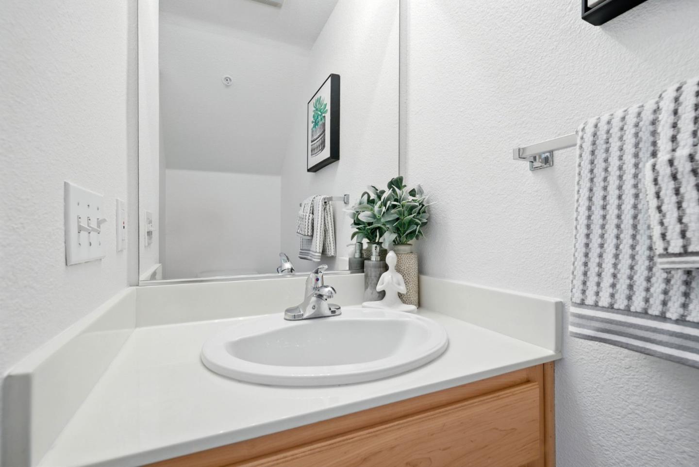 Detail Gallery Image 20 of 53 For 561 Manhattan Pl, San Jose,  CA 95136 - 1 Beds | 1/1 Baths
