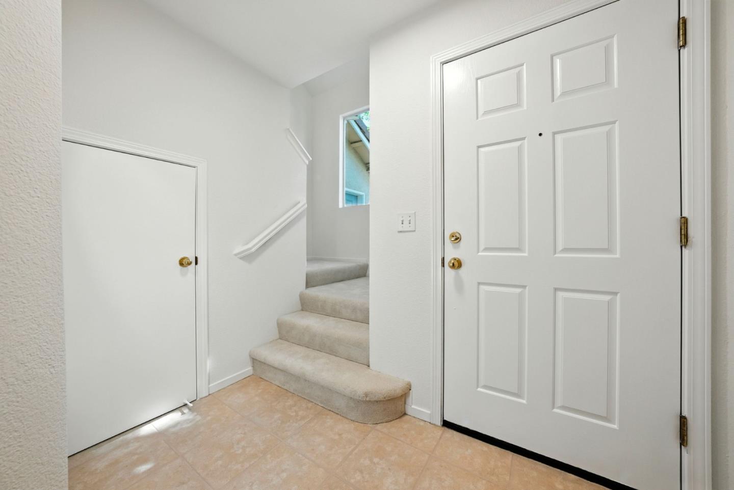 Detail Gallery Image 3 of 53 For 561 Manhattan Pl, San Jose,  CA 95136 - 1 Beds | 1/1 Baths