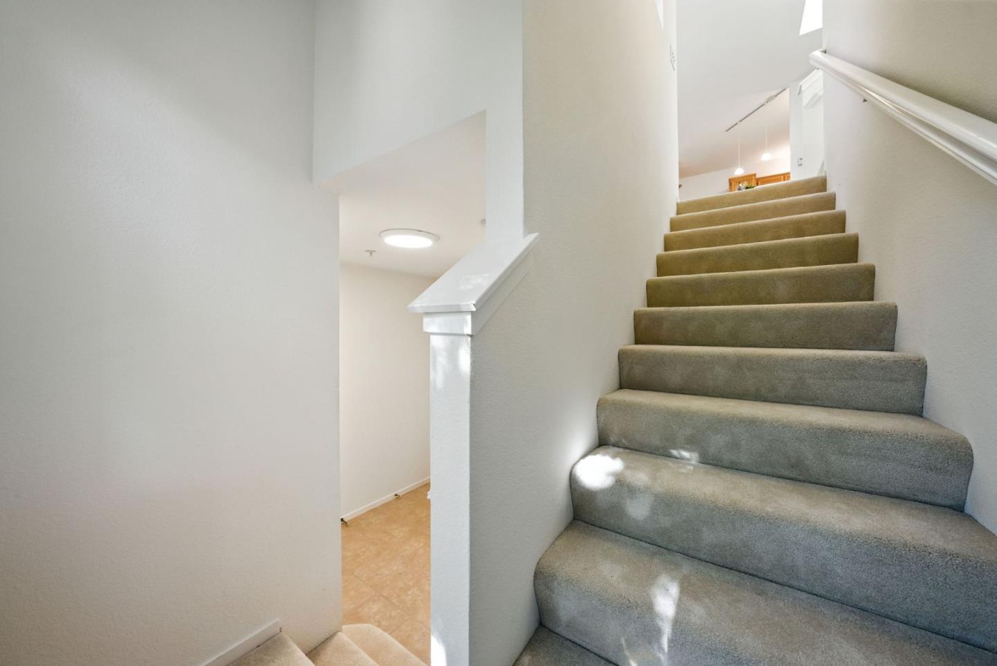 Detail Gallery Image 4 of 53 For 561 Manhattan Pl, San Jose,  CA 95136 - 1 Beds | 1/1 Baths