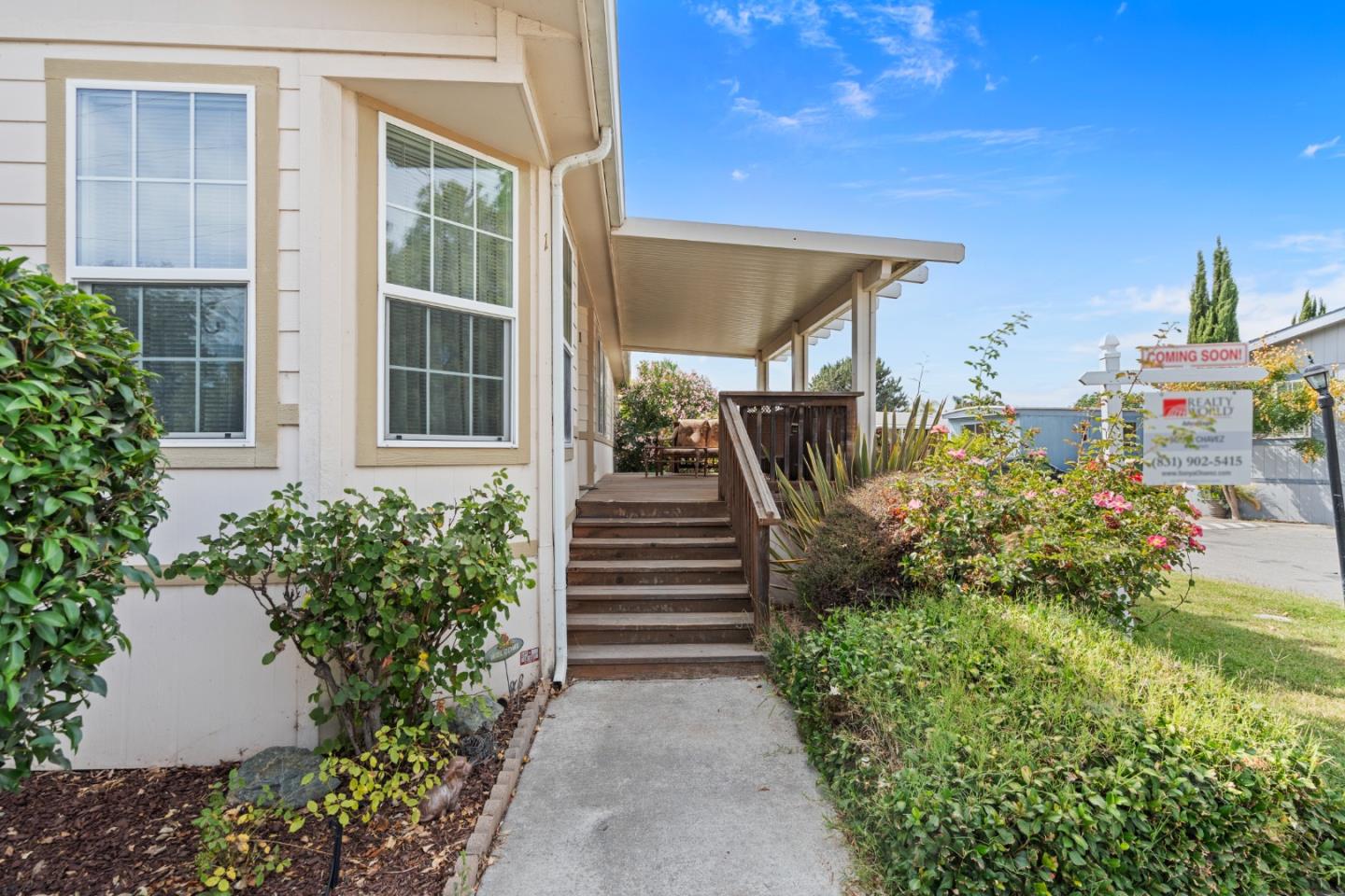 Detail Gallery Image 3 of 32 For 2900 Fairview Rd #1,  Hollister,  CA 95023 - 3 Beds | 2 Baths