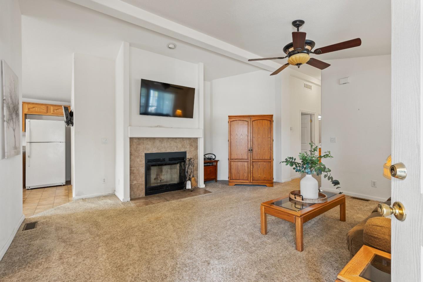Detail Gallery Image 7 of 32 For 2900 Fairview Rd #1,  Hollister,  CA 95023 - 3 Beds | 2 Baths