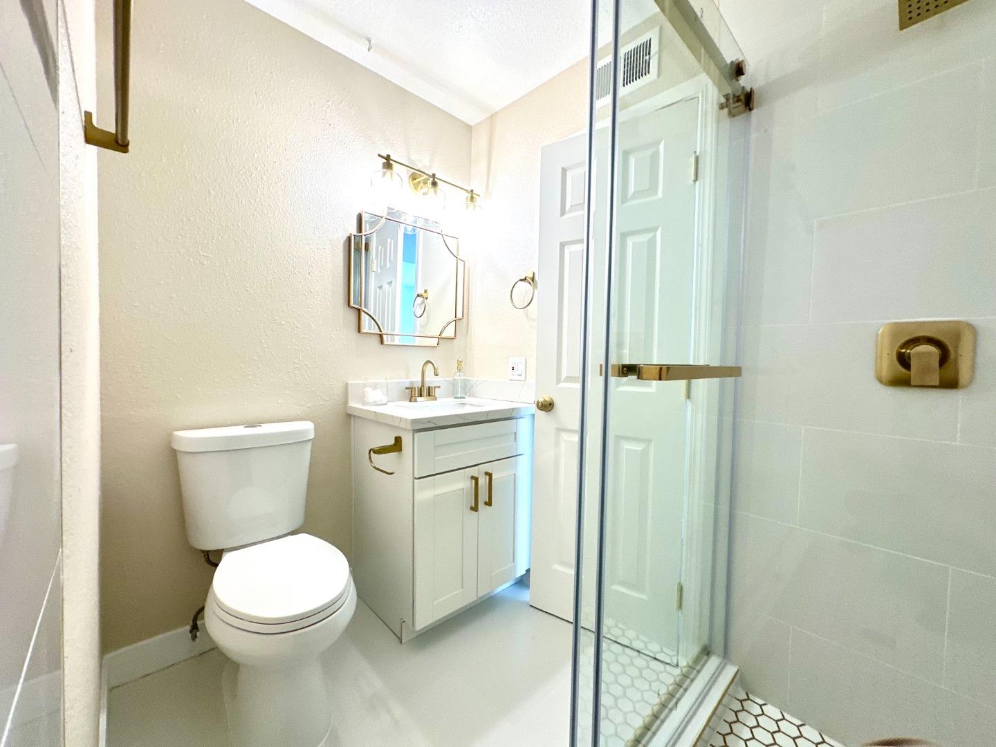 Detail Gallery Image 10 of 14 For 1634 Cuevas Cir, Salinas,  CA 93906 - 3 Beds | 2 Baths